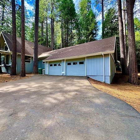 Cabin In The Trees-Game Room Pollock Pines ภายนอก รูปภาพ